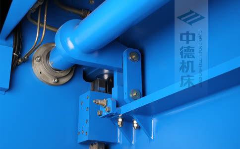 ZDPK-6325配有中德公司最新型扭軸同步裝置，強(qiáng)度高，能調(diào)節(jié)，專利技術(shù).jpg